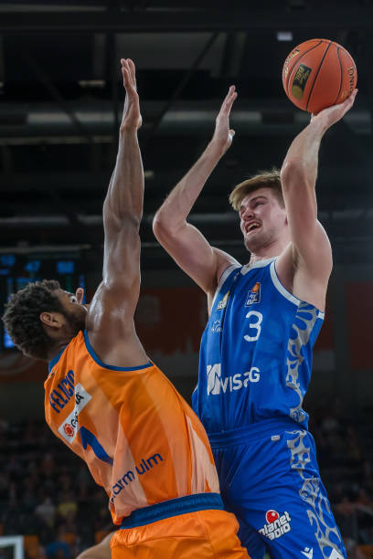 多项赛事中 多项赛事中