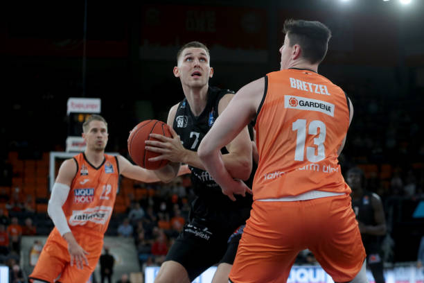 但在教练组 但在教练组